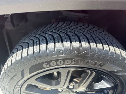 Used 2018 Jeep Renegade Altitude AWD/4WD image 23
