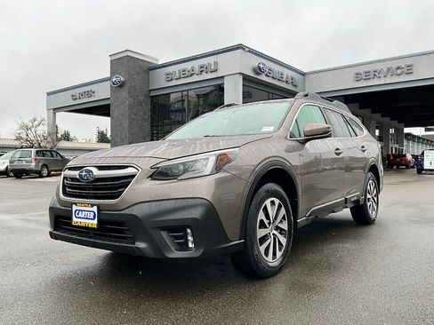 Used 2022 Subaru Outback Premium image 4