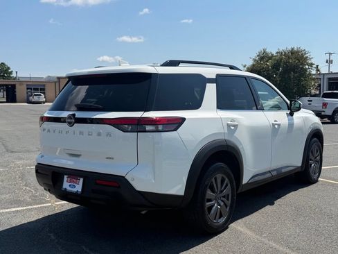 Used 2025 Nissan Pathfinder SV AWD/4WD image 3