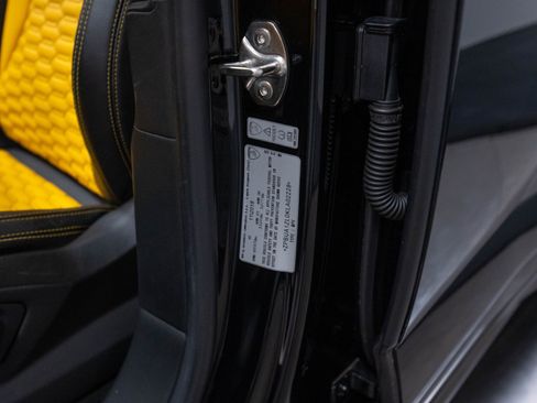 Used 2019 Lamborghini Urus AWD/4WD image 90