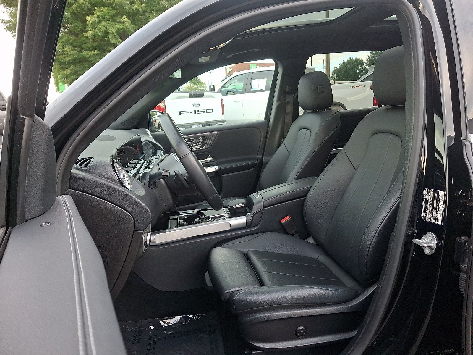 Used 2021 Mercedes-Benz GLB 250 4MATIC image 13