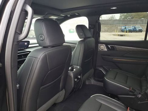 New 2026 Buick Enclave Avenir w/ Super Cruise Package FWD image 10