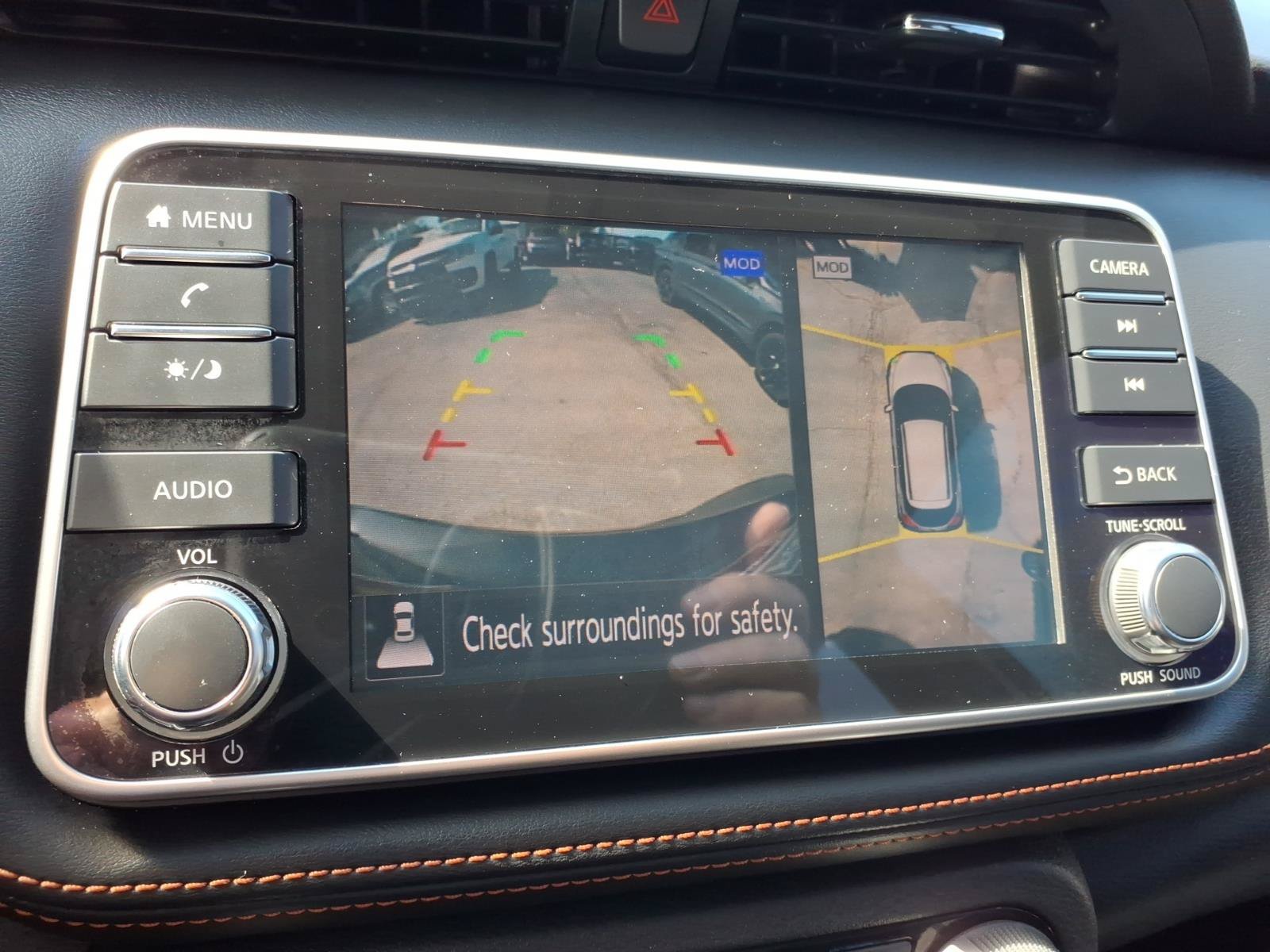 Used 2019 Nissan Kicks SR w/ SR Premium Package FWD image 17