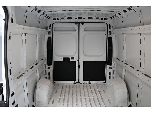 Used 2025 RAM ProMaster 2500 w/ Convenience Group FWD image 19