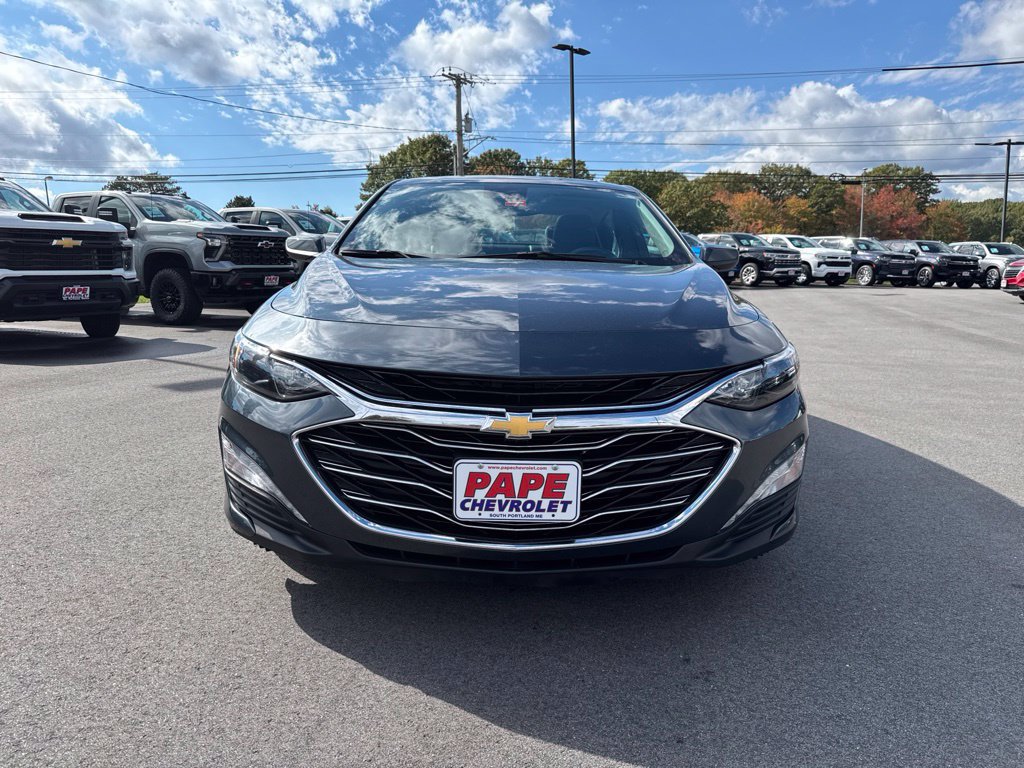 Used 2019 Chevrolet Malibu Hybrid w/ Leather Package FWD image 11