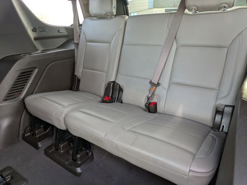 Used 2021 GMC Yukon SLT w/ SLT Luxury Plus Package image 16