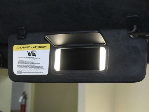 Used 2022 Rivian R1S Launch Edition image 26