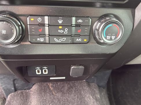 Used 2016 Ford F150 XLT w/ Equipment Group 302A Luxury AWD/4WD image 35