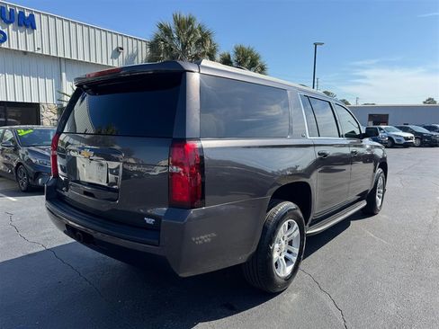 Used 2016 Chevrolet Suburban LS image 8