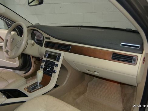 Used 2010 Volvo XC70 3.2 image 12