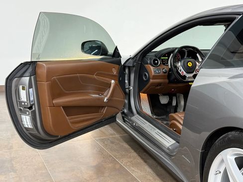 Used 2012 Ferrari FF AWD/4WD image 35
