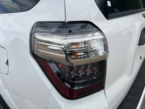Used 2019 Toyota 4Runner TRD Off-Road AWD/4WD image 10