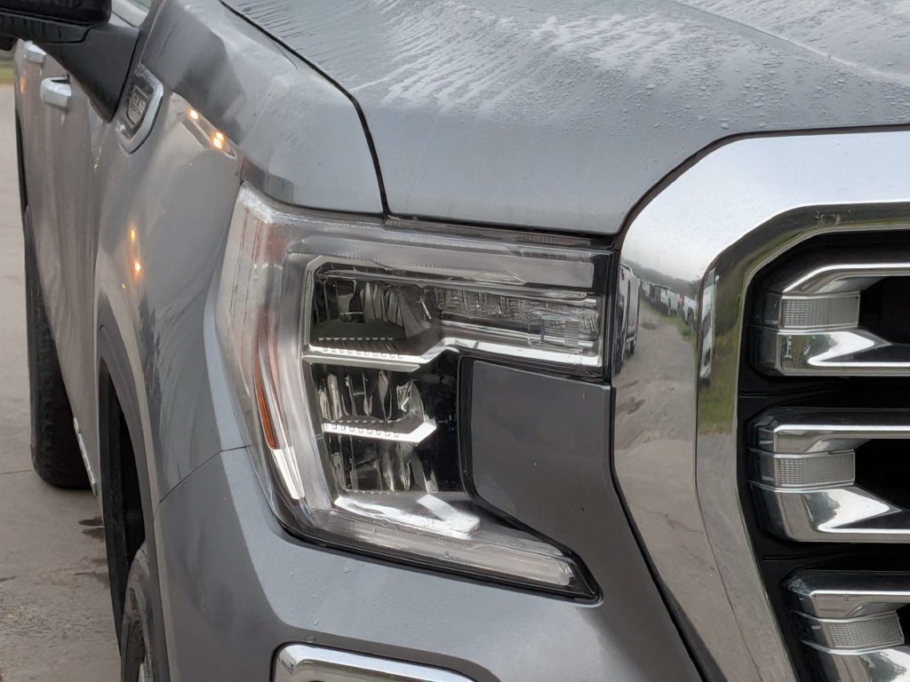 Used 2021 GMC Sierra 1500 SLT w/ X31 Off-Road Package AWD/4WD image 9