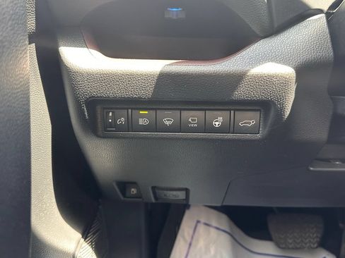 Used 2022 Toyota RAV4 Limited AWD/4WD image 31