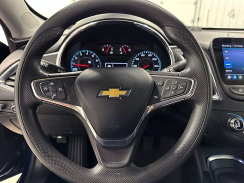 Used 2019 Chevrolet Malibu LT FWD image 32