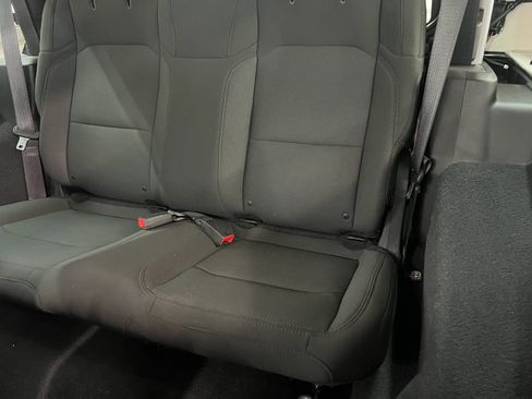 Used 2018 Jeep Wrangler Sport AWD/4WD image 10