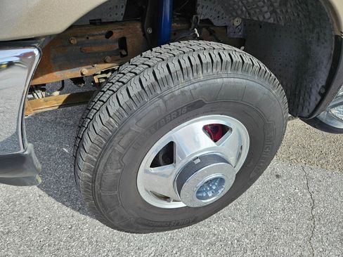 Used 2004 Ford F350 Lariat AWD/4WD image 10
