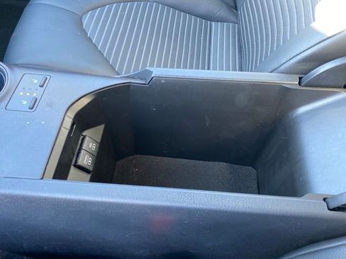 Used 2023 Toyota Camry SE FWD image 12