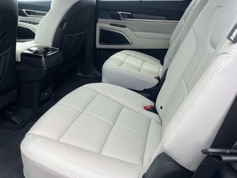 Used 2025 Kia Telluride EX w/ EX Captain's Chair Package AWD/4WD image 23