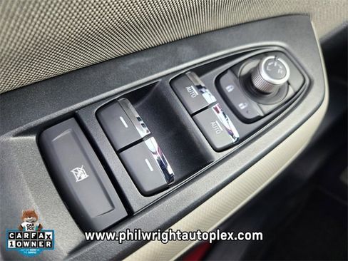 Used 2025 Subaru Forester Premium image 31