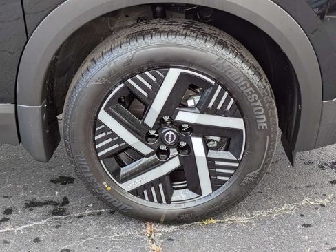 Used 2026 Nissan Kicks SV FWD image 11