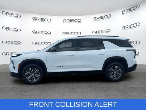 Used 2024 Chevrolet Traverse LT w/ Enhanced Driving Package FWD image 4