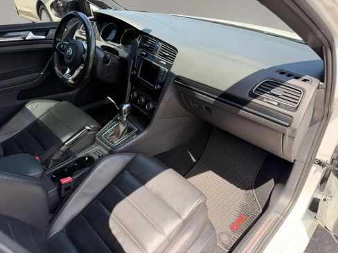 Used 2016 Volkswagen GTI SE w/ Lighting Package (SEL) FWD image 31