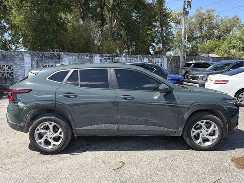 Certified 2025 Chevrolet Trax LS w/ LS Convenience Package FWD image 10