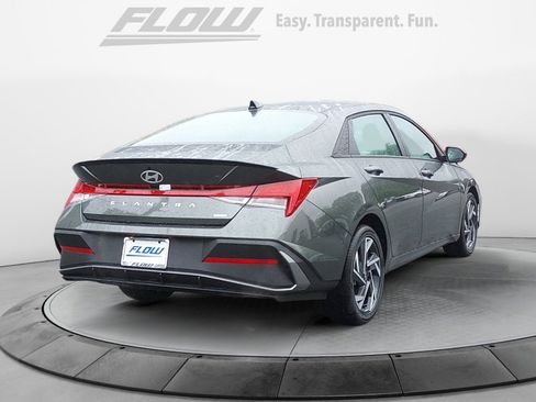 Certified 2025 Hyundai Elantra SEL image 7
