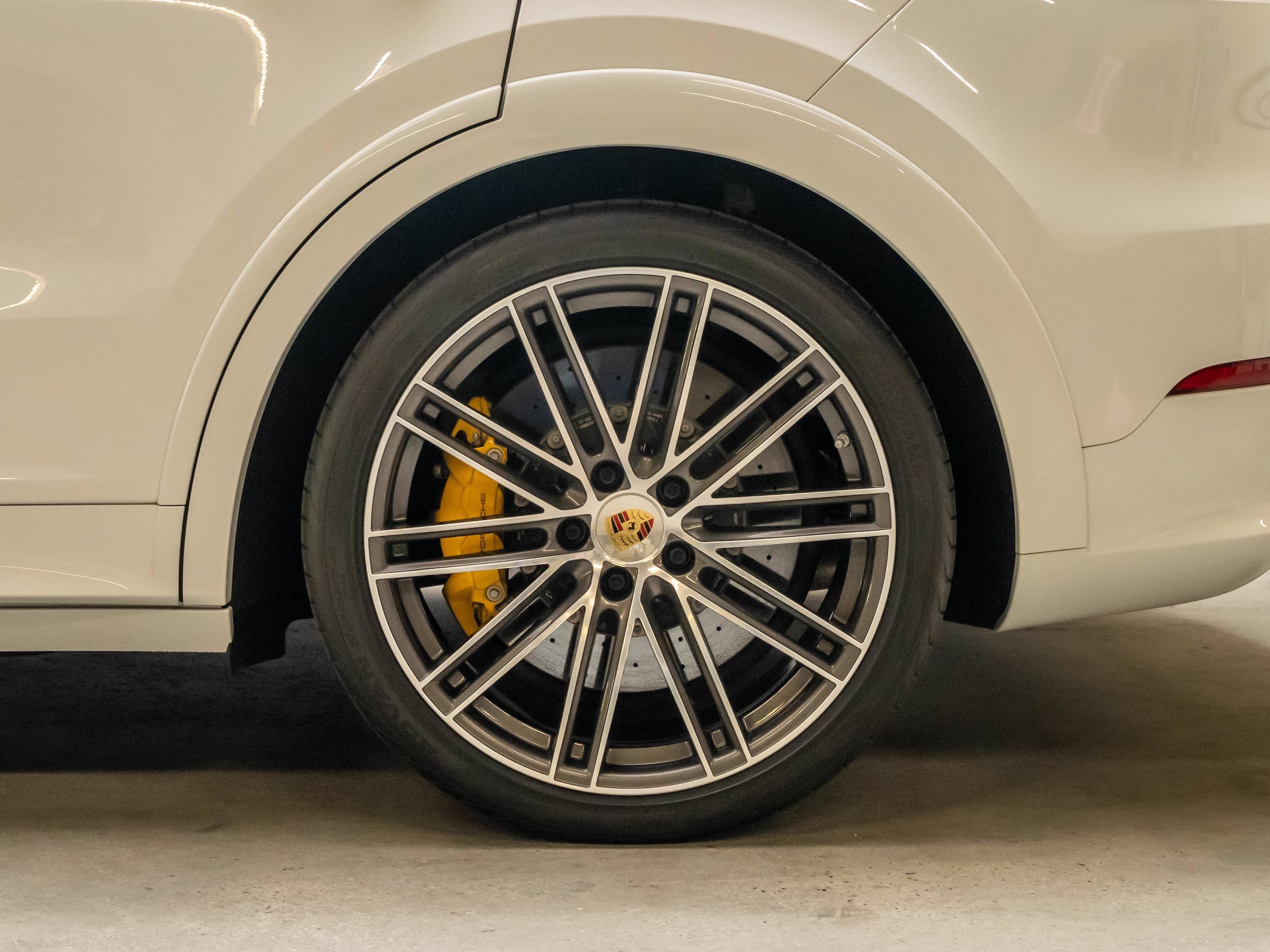 Used 2022 Porsche Cayenne Turbo S AWD/4WD image 19
