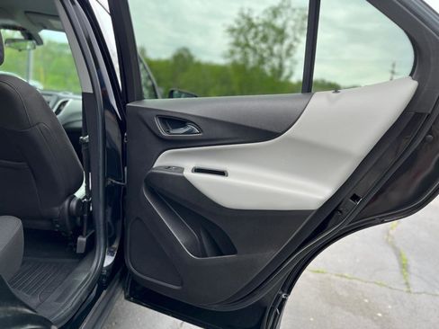 Used 2019 Chevrolet Equinox LS w/ LS Convenience Package FWD image 37