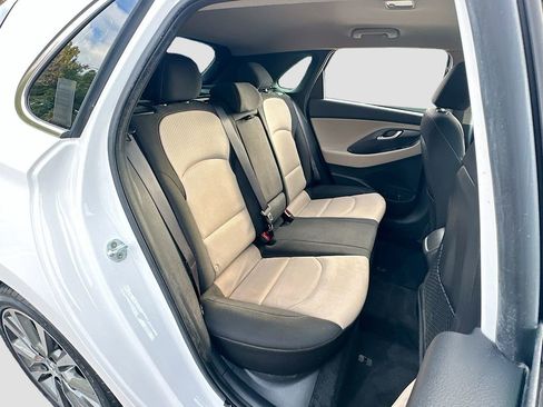 Used 2018 Hyundai Elantra GT image 24