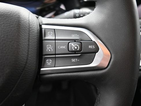 Used 2025 Jeep Compass Limited AWD/4WD image 18