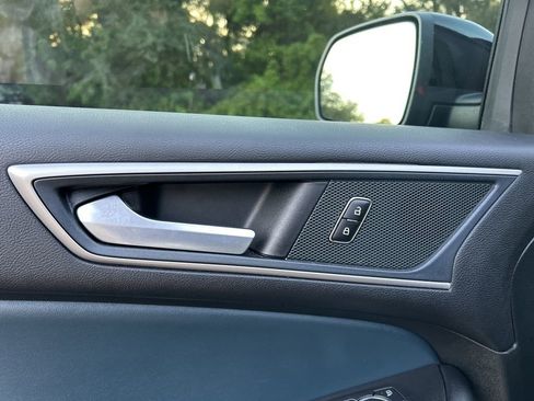 Used 2023 Ford Edge SEL w/ Sport Appearance Package image 13