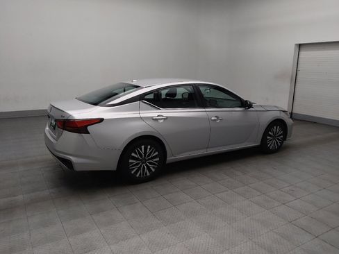 Used 2024 Nissan Altima 2.5 SV image 10