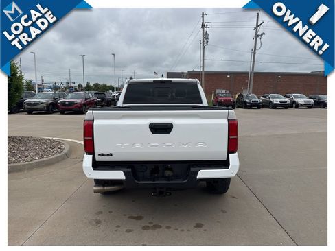 Used 2024 Toyota Tacoma TRD Off-Road w/ TRD Off Road Upgrade Package AWD/4WD image 5