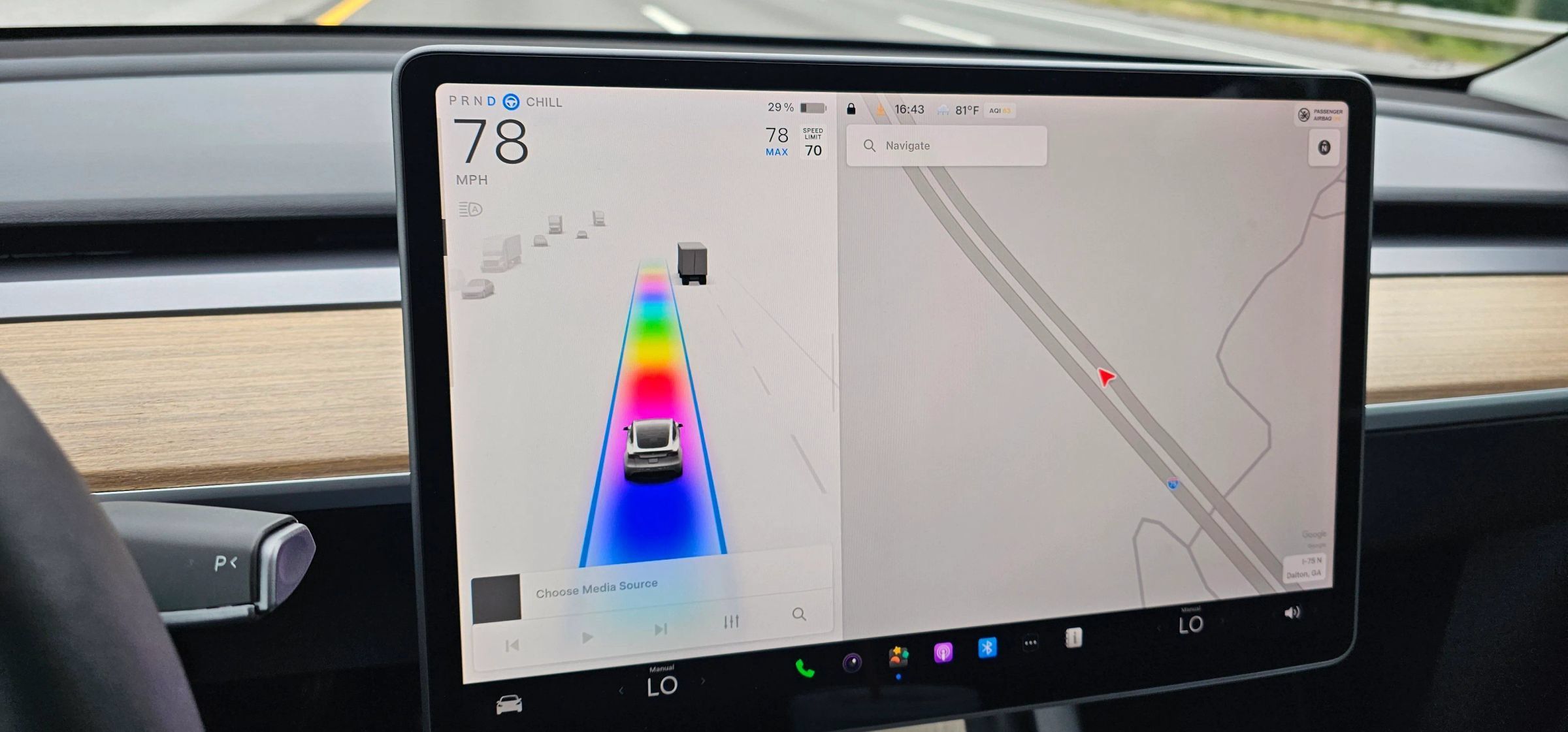 Used 2024 Tesla Model Y Long Range RWD image 21