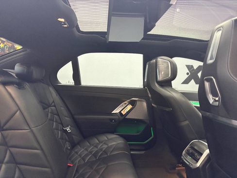 Used 2025 BMW 740i w/ Premium Package image 73