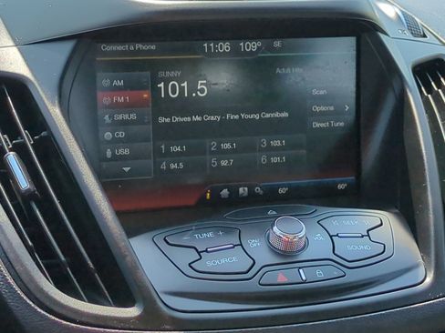 Used 2015 Ford C-MAX SE w/ Equipment Group 203A FWD image 21
