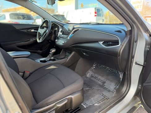 Used 2023 Chevrolet Malibu RS FWD image 30