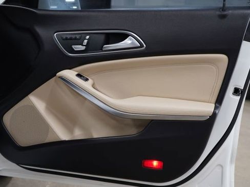 Used 2019 Mercedes-Benz CLA 250 image 22