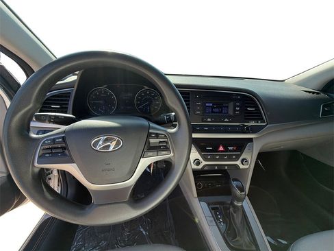 Used 2017 Hyundai Elantra SE image 20
