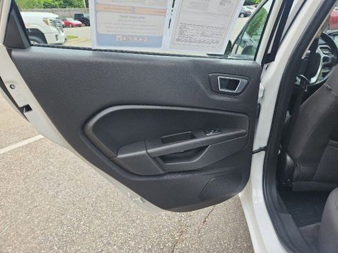 Used 2016 Ford Fiesta SE w/ Equipment Group 201A FWD image 30