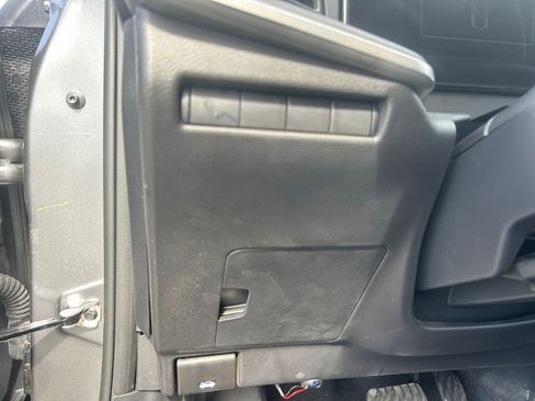 Used 2025 Nissan Kicks S AWD/4WD image 23