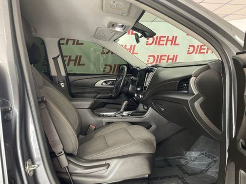 Used 2020 Chevrolet Traverse LT w/ Driver Confidence II Package AWD/4WD image 12