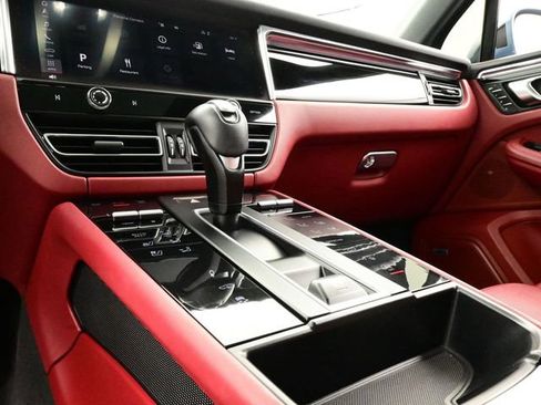 Certified 2022 Porsche Macan S AWD/4WD image 11