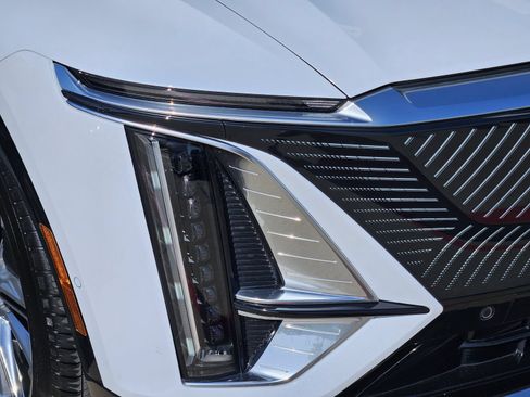 Certified 2026 Cadillac Lyriq Signature Luxury w/ Nappa Leather Package AWD/4WD image 9