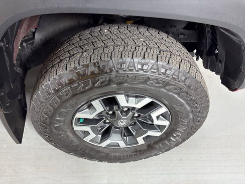 Used 2022 Toyota Tacoma TRD Off-Road w/ Technology Package image 13