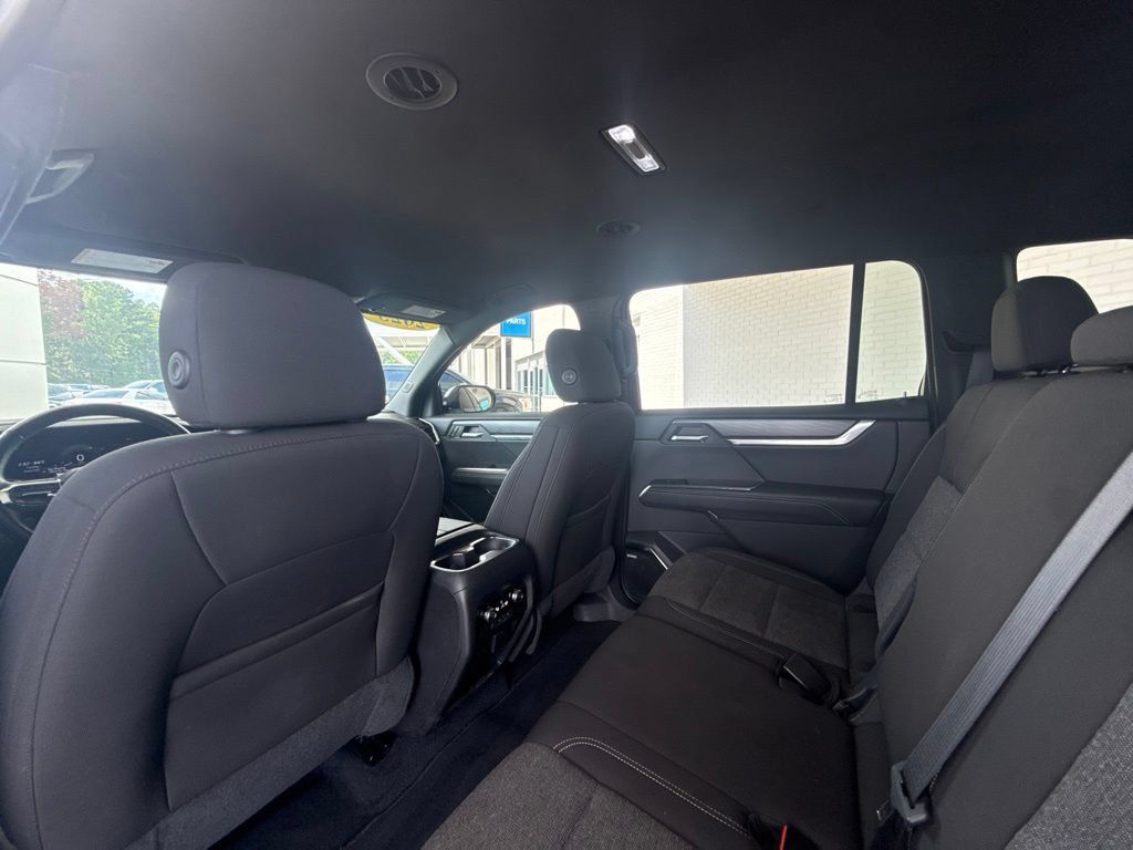Used 2025 GMC Acadia Elevation FWD image 41