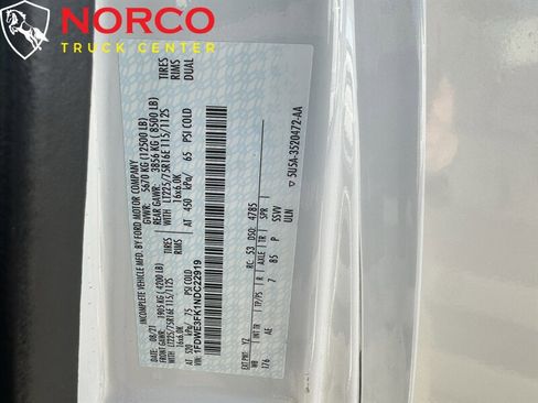 Used 2022 Ford E-350 and Econoline 350 Super Duty w/ Power Windows & Locks Group image 24